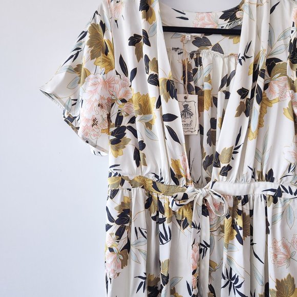Easel Boutique Silky Satin Floral Peony Maxi Length House Robe Size M NWOT - Picture 8 of 16